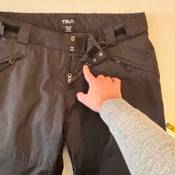 TSLA Men's Waterproof Softshell Ski Pants - size XL black - EUC - Adjust Waist - Picture 5 of 11